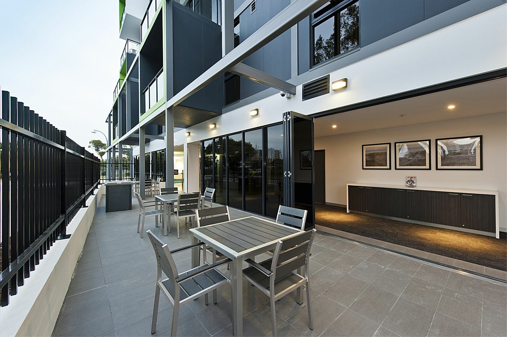 Quest Rockingham Aparthotel Exterior photo